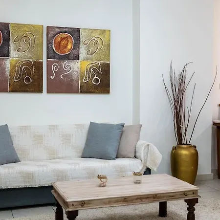 Joan's كالاماتا