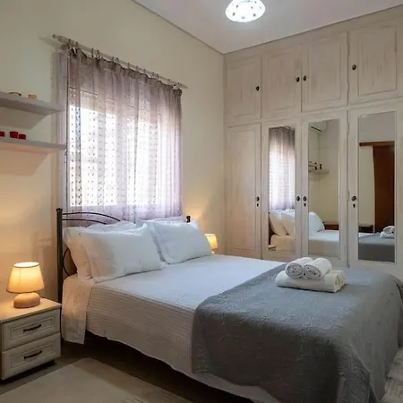 Joan's * كالاماتا